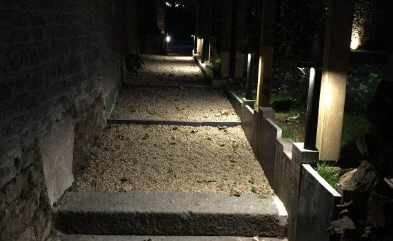 Pose d’éclairage d’extérieur de jardin à Granville